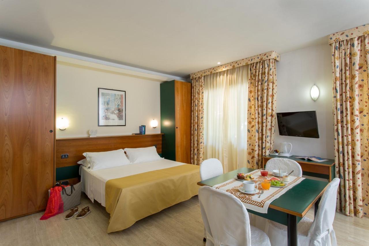 Astoria Suite Hotel Rimini Luaran gambar